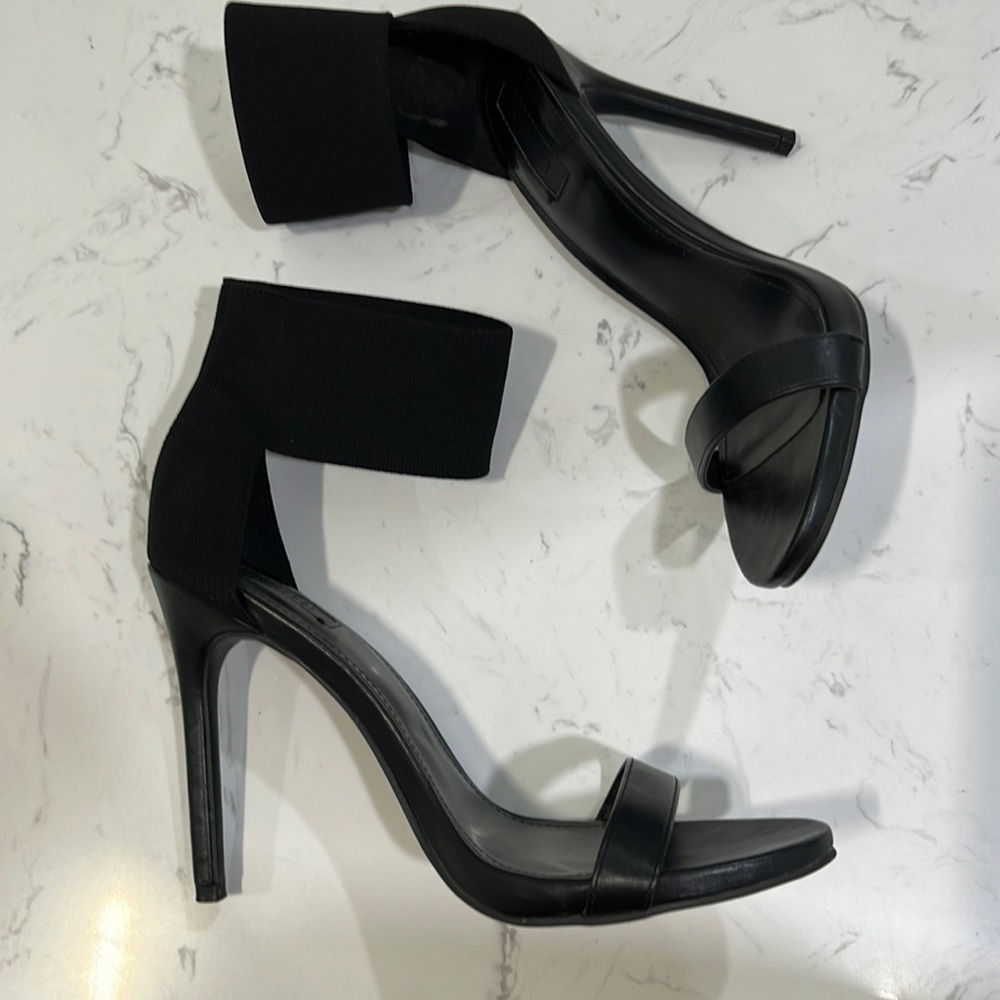 f21 cuffed heels